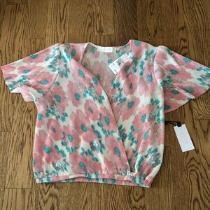 NWT Textured floral top